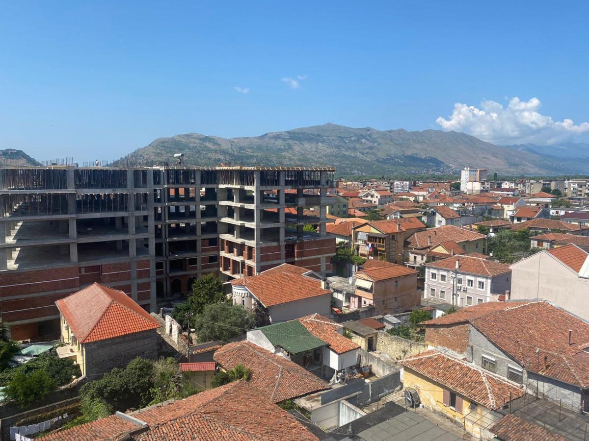 Center Of Shkodra Apartment Luaran gambar